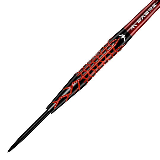 Mission Lava Steeldarts Das Bild zeigt einen Mission Lava Steeldart. Der Dart hat ein auffälliges schwarzes und rotes Design mit einem rautenförmigen Muster auf dem Griff.