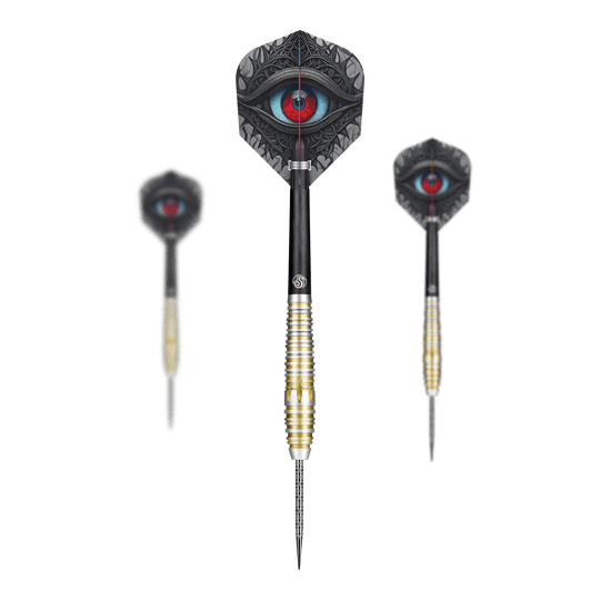 Shot Celt Balor Steeldarts Das Bild zeigt drei Steeldarts des Produkts „Shot Celt Balor Steeldarts“ vor schwarzem Hintergrund. Auf den Flights ist ein auffälliges, stilisiertes Auge in leuchtenden Farben abgebildet.