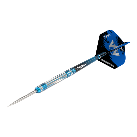 Bulls Jermaine Wattimena Generation 3 steel darts Das Bild zeigt einen Steeldartpfeil mit silber-blauer Riffelung am Barrel. Auf dem Flight steht „Jermaine Wattimena“ und er ist mit dem Produktnamen „Bulls Jermaine Wattimena Generation 3 Steeldarts“ versehen.