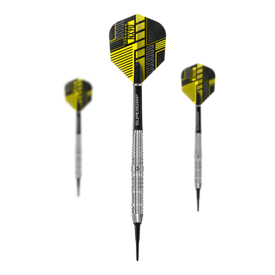 Harrows NX90 Parallel Softdarts Das Bild zeigt drei Softdarts des Produkts "Harrows NX90 Parallel". Die Darts haben gelb-schwarze Flights und silberne, geriffelte Barrels.