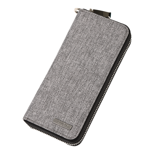 Cameo Business Case Pro3 Das Bild zeigt ein graues Etui mit Reißverschluss. Das Etui hat eine strukturierte Oberfläche und ein kleines Metallschild auf der Vorderseite.