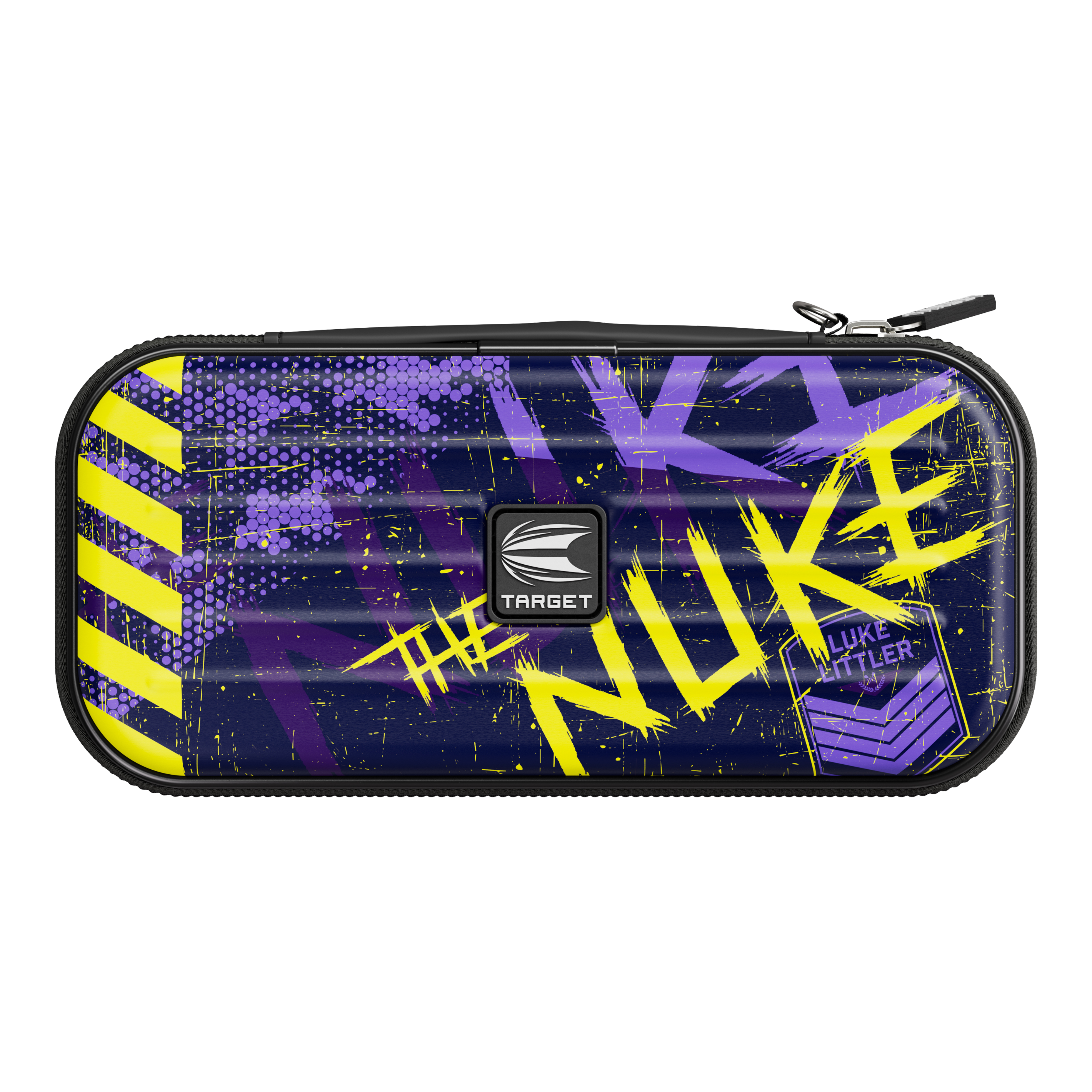 Target Takoma Luke Littler dart case Das Bild zeigt das Produkt "Target Takoma Luke Littler Dartcase" mit einem auffälligen Design in Lila und Gelb. Auf dem Etui steht in gelber Schrift "THE NUKE" sowie der Name "Luke Littler".