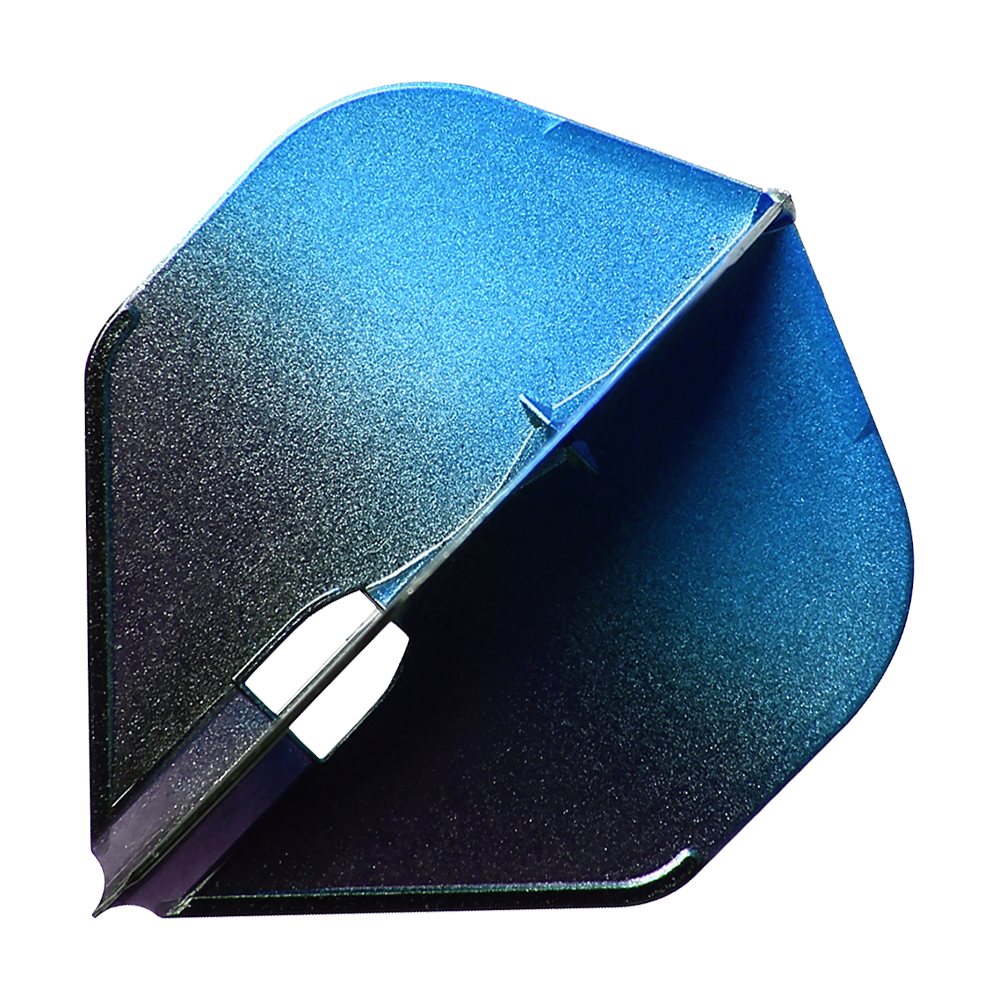 LSF573_L-Style_TwoTone_Blue_L1PRO_Flights_1 Das Bild zeigt einen zweifarbigen blauen Dartflight in L-Form. Die Oberfläche hat einen schimmernden, leicht glitzernden Effekt.